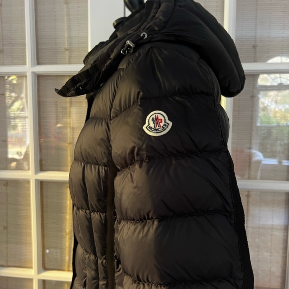 New Moncler Hirma Women's Elegant Black Puffer Jacket - Picture 8 of 15